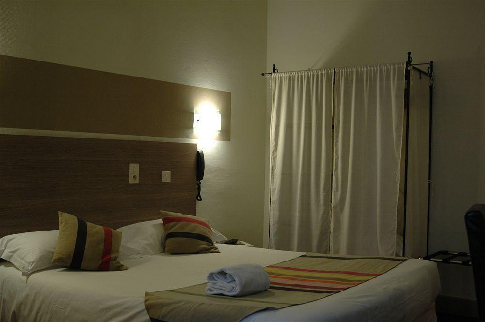 Hotel Cote Patio نيم المظهر الخارجي الصورة
