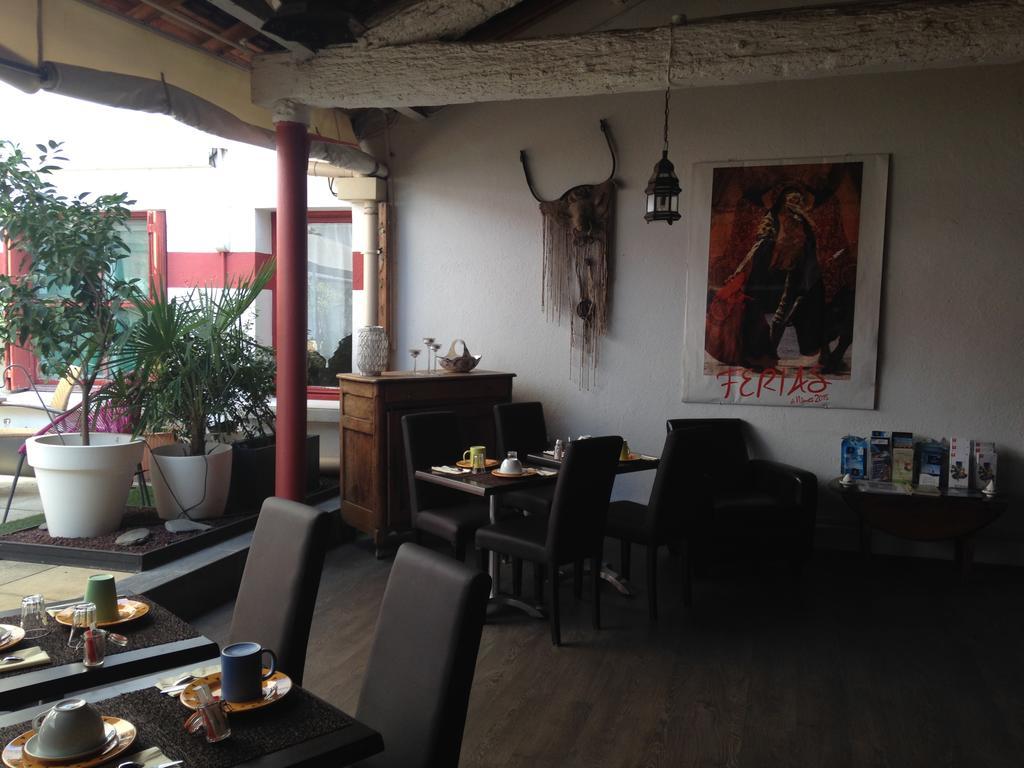 Hotel Cote Patio نيم المظهر الخارجي الصورة