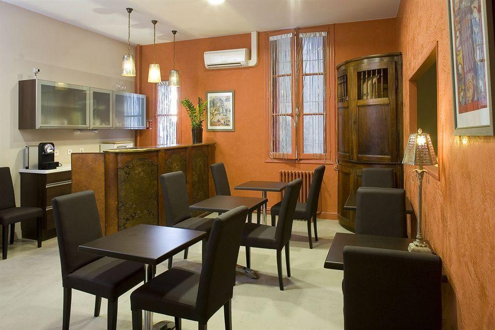 Hotel Cote Patio نيم المظهر الخارجي الصورة
