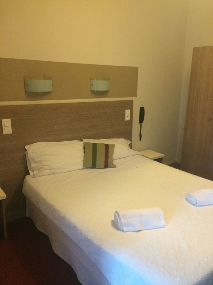 Hotel Cote Patio نيم المظهر الخارجي الصورة