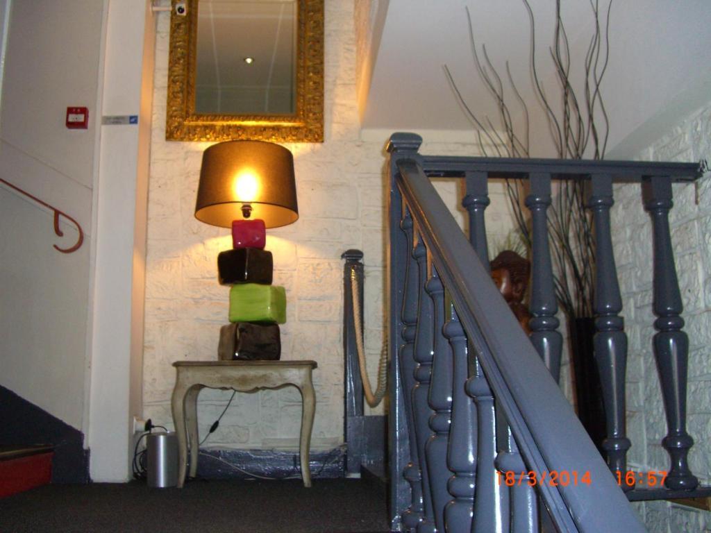 Hotel Cote Patio نيم المظهر الخارجي الصورة