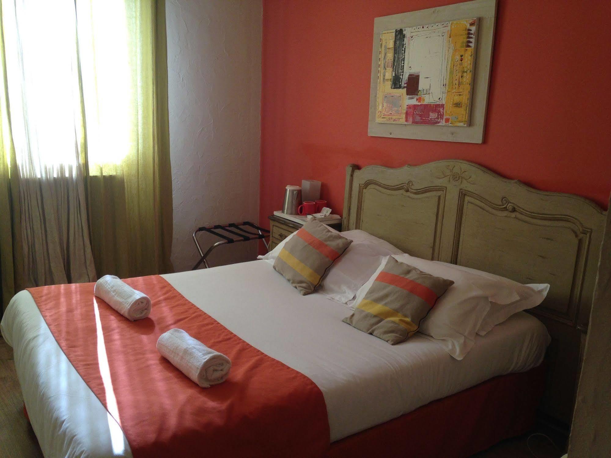 Hotel Cote Patio نيم المظهر الخارجي الصورة
