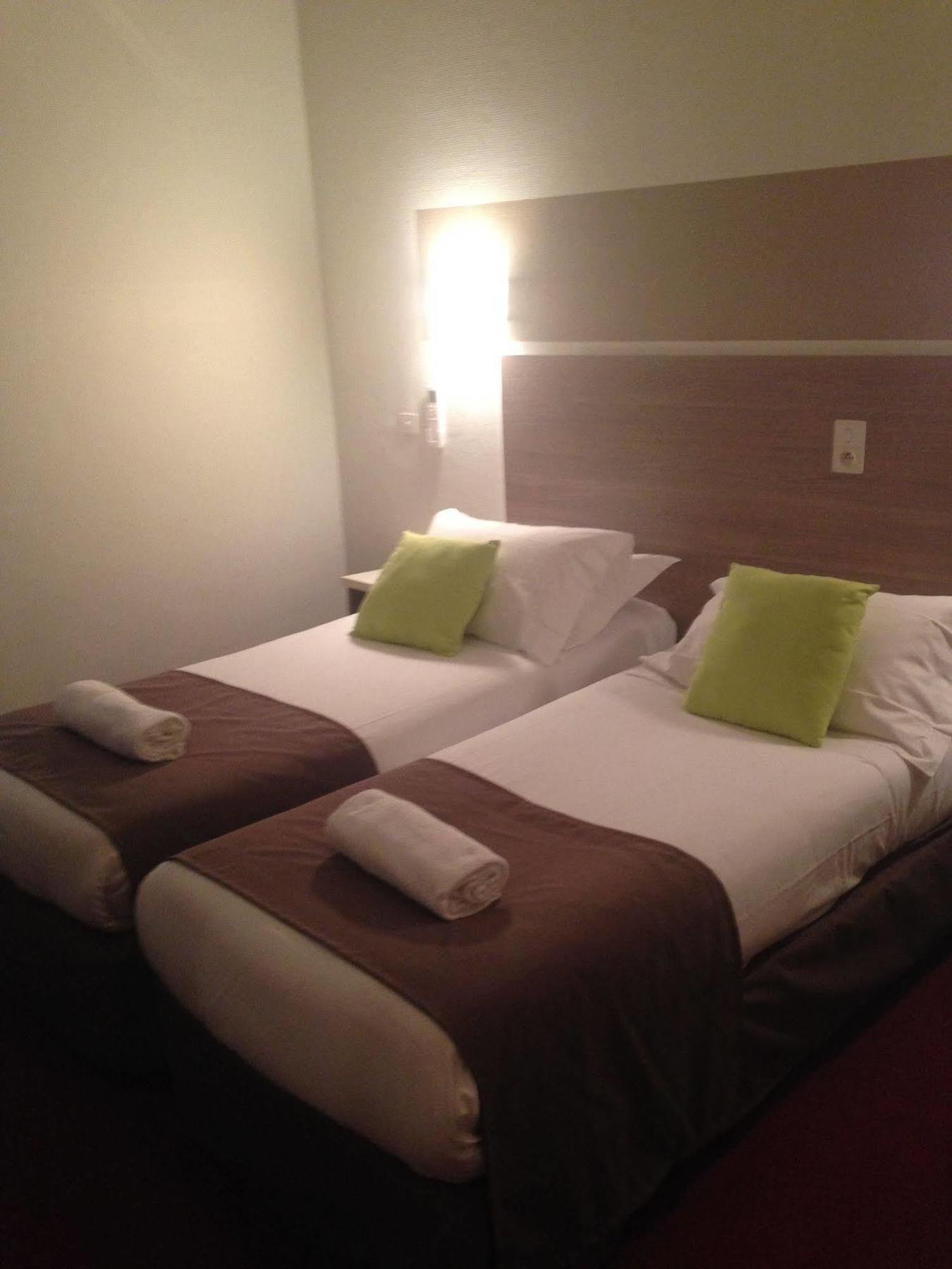 Hotel Cote Patio نيم المظهر الخارجي الصورة