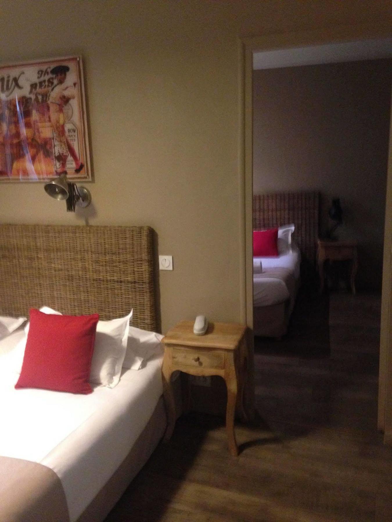 Hotel Cote Patio نيم المظهر الخارجي الصورة