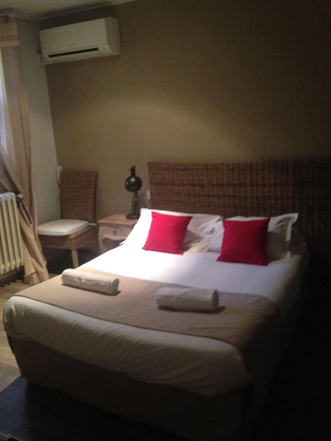 Hotel Cote Patio نيم المظهر الخارجي الصورة